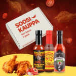 Soosikaupan isänpäivähaaste Isä. vs. Soosi, joka sisältää kolme erilaisen tulisuuden chilikastiketta tyylikkäässä lahjapakkauksessa.